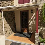 Hotell Des Pins 2*