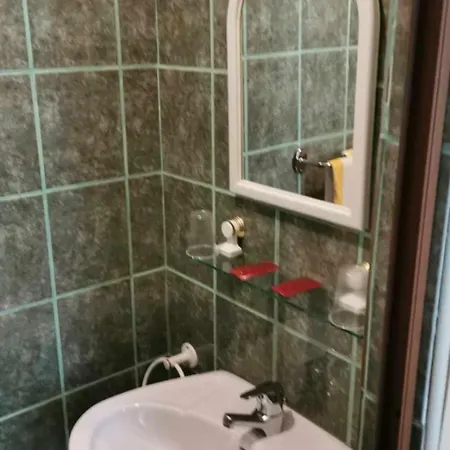 Hotel Des Pins 2*