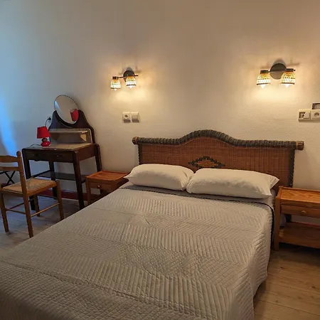 Hotel Des Pins 2*