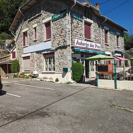 Des Pins Hotel 2*