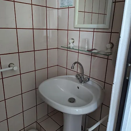 Des Pins Hotel Aubenas