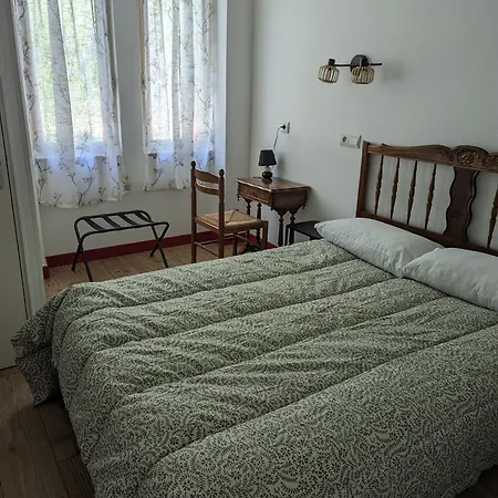 Des Pins Hotel 2*
