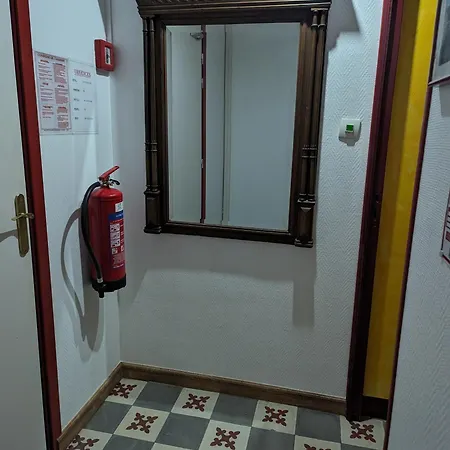 Hotel Des Pins 2*